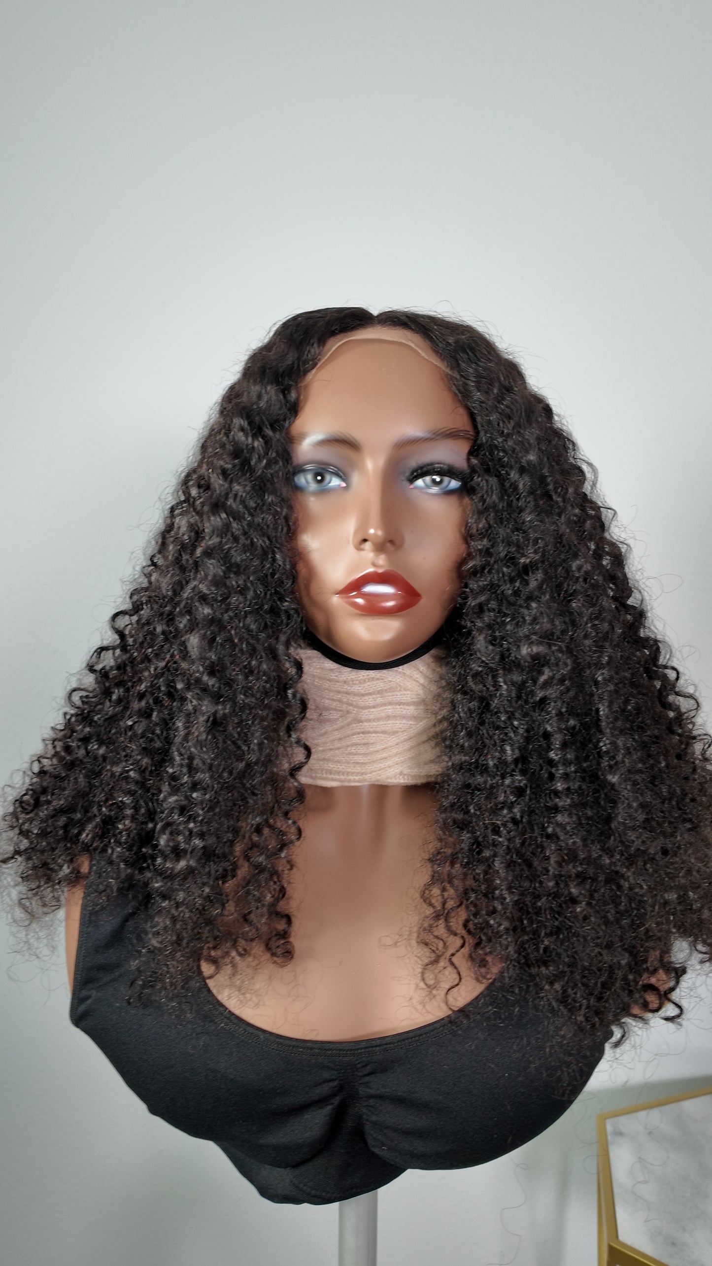 Tara Curly wig